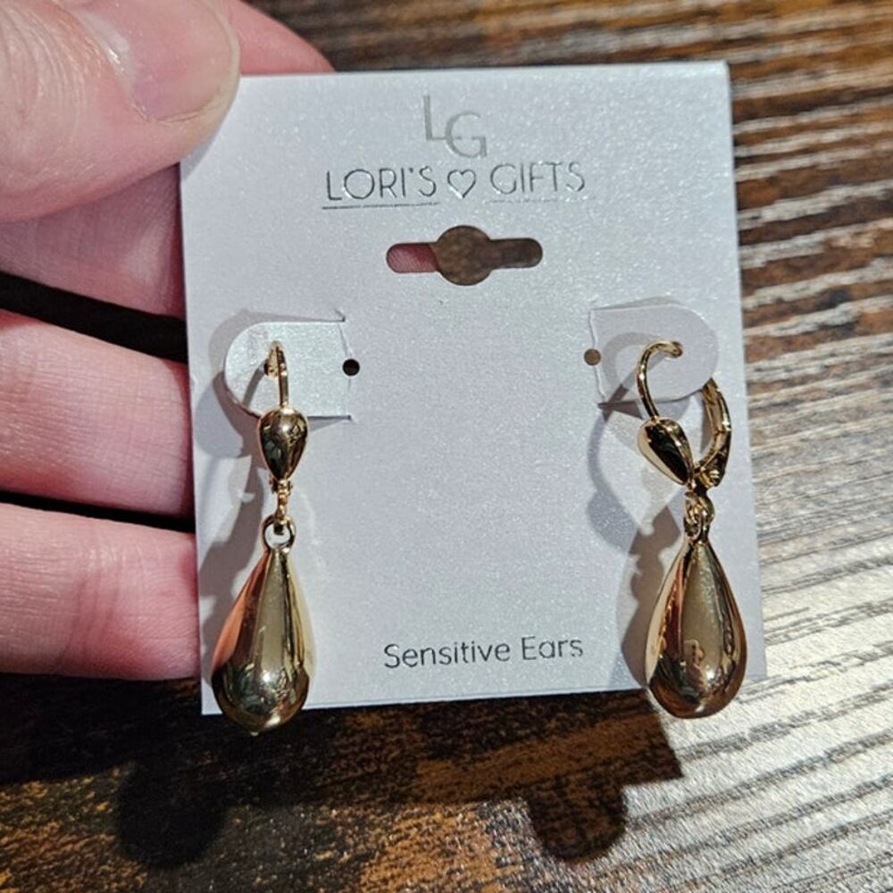 Lori's Gifts Gold Tone Sculptural Teardrop Earrings Sensitive Ears NWT